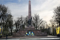 Черновцы - Памятник советским солдатам