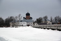 Свято-Введенский островной монастырь 