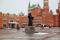 Памятник Святейшему Патриарху Алексию II
