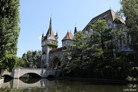 Парк Варошлигет в Будапеште Замок Вайдахуняд