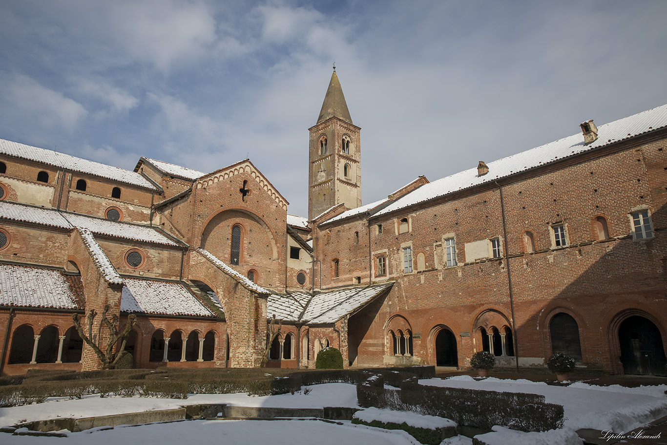 Монастырь Стаффорд -Abbazia di Santa Maria di Staffarda 