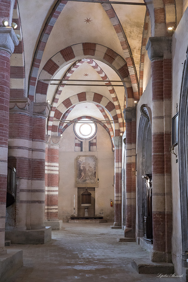 Монастырь Стаффорд -Abbazia di Santa Maria di Staffarda 