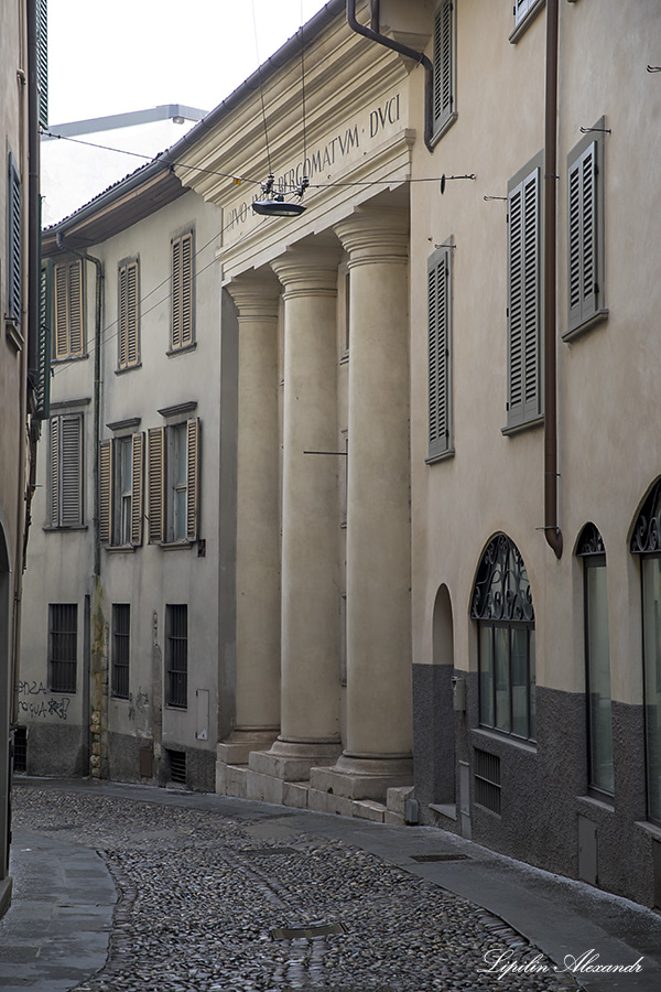 Бергамо (Bergamo) - Италия (Italia) - Città Alta 