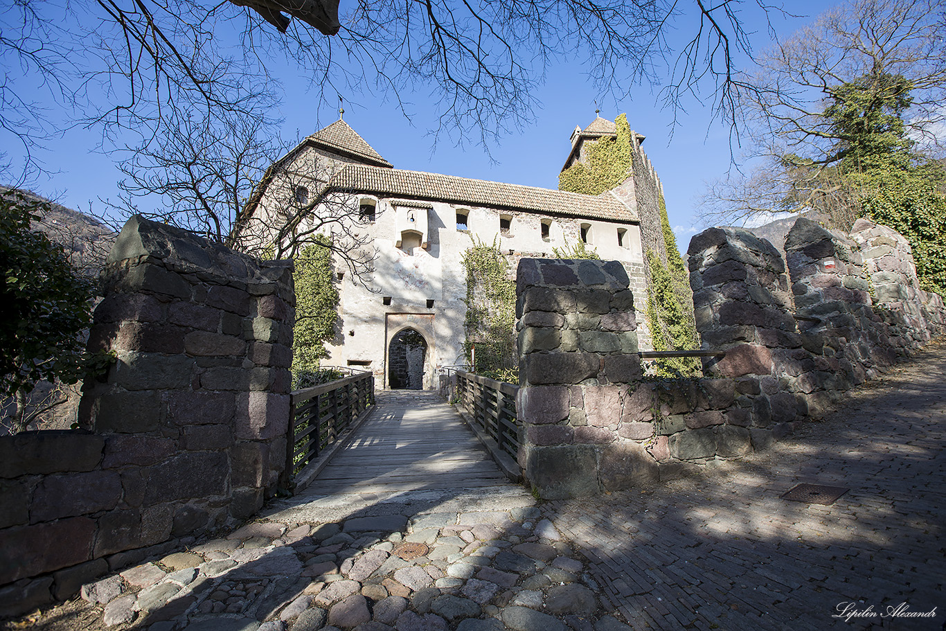 Замок Ронколо (Рункельштайн) Больцано (Bolzano) - Италия (Italia)