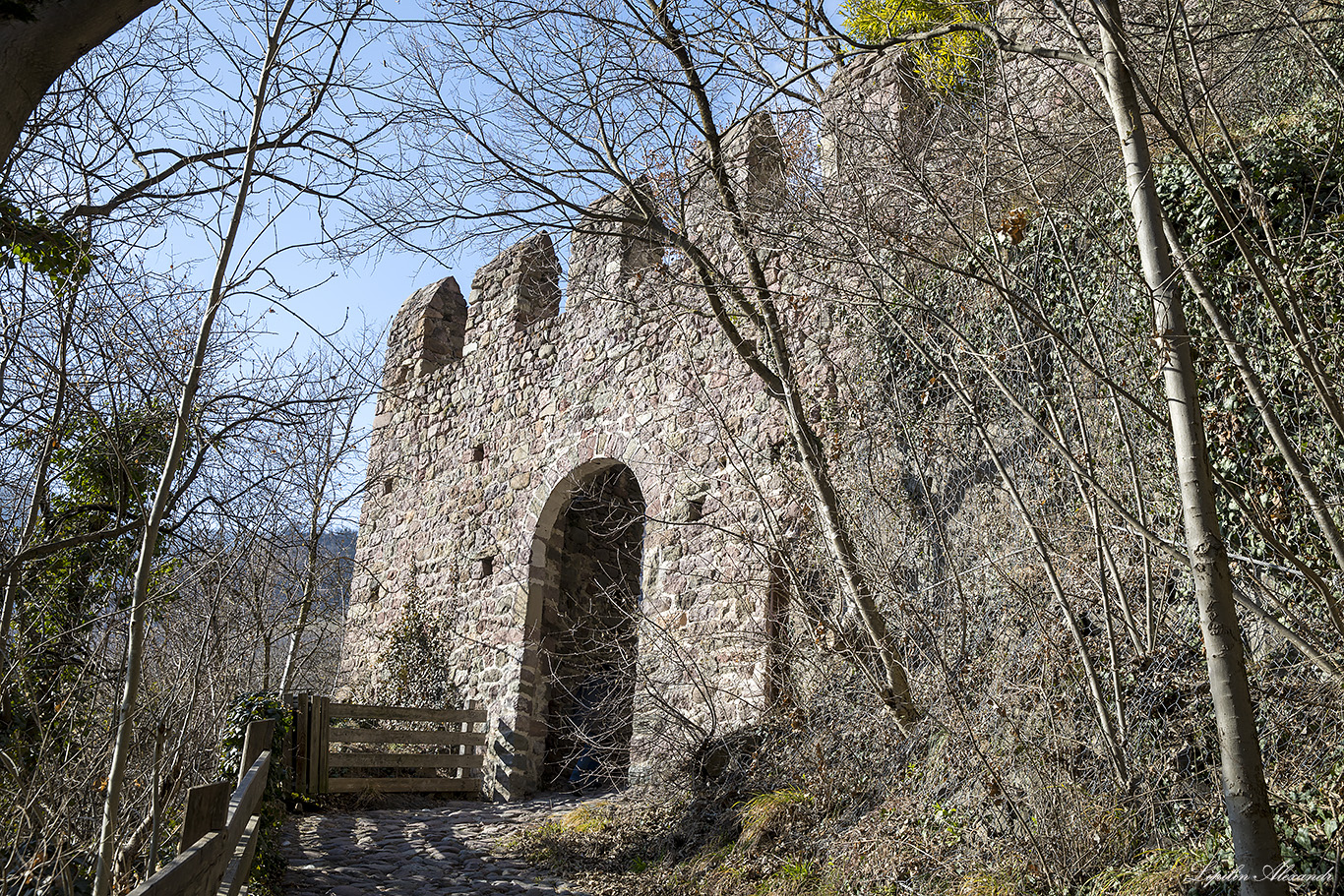 Замок Ронколо (Рункельштайн) Больцано (Bolzano) - Италия (Italia)