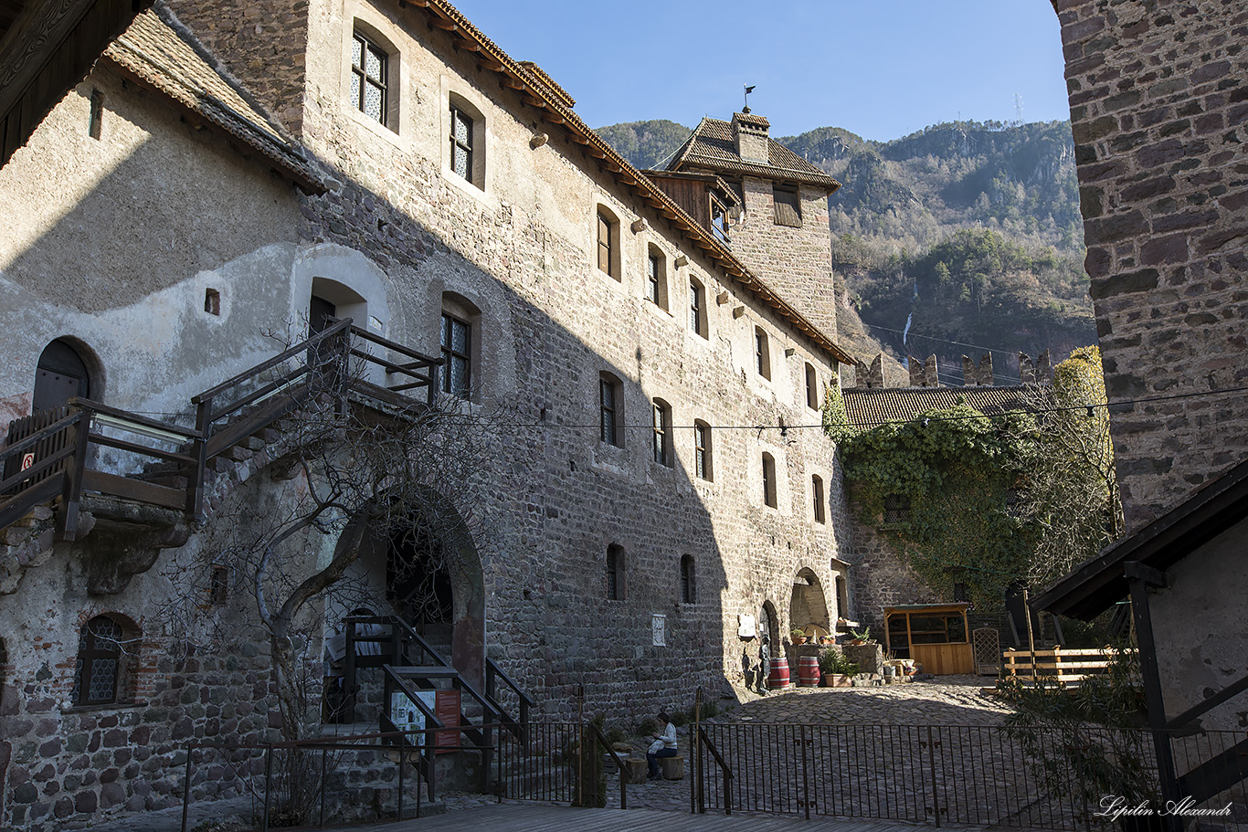 Замок Ронколо (Рункельштайн) Больцано (Bolzano) - Италия (Italia)