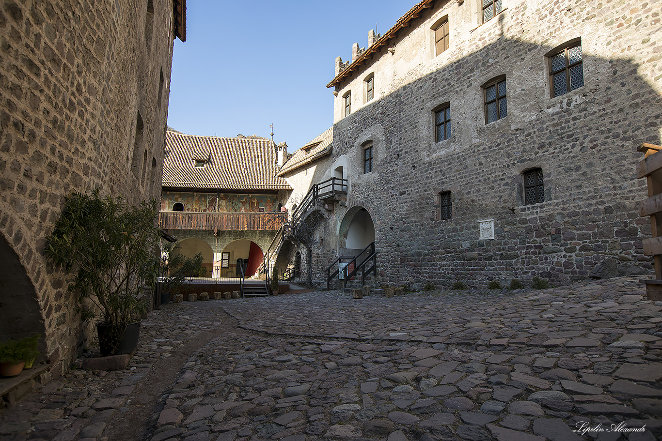 Замок Ронколо (Рункельштайн) Больцано (Bolzano) - Италия (Italia)