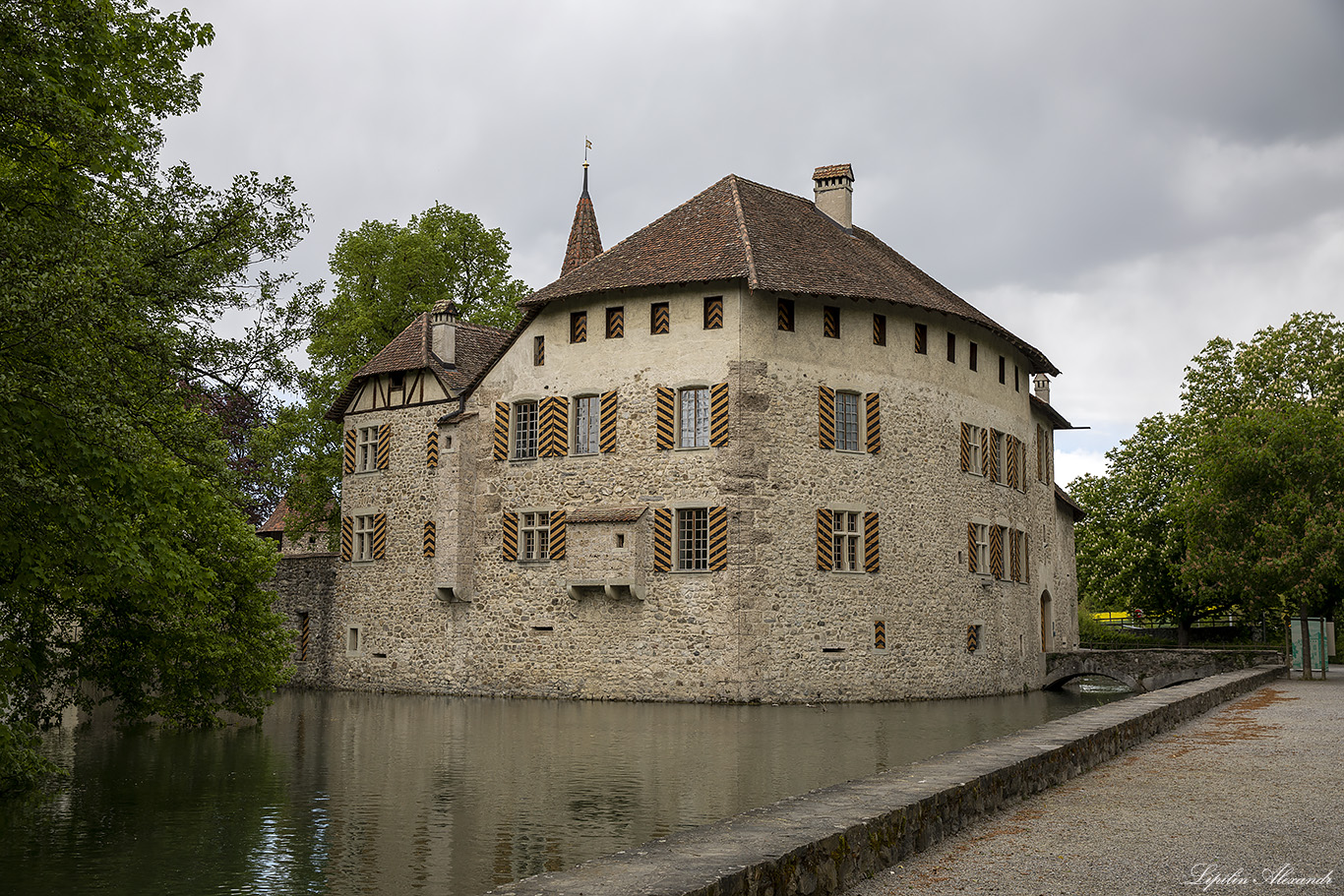 Замок Хальвиль (Schloss Hallwyl)  