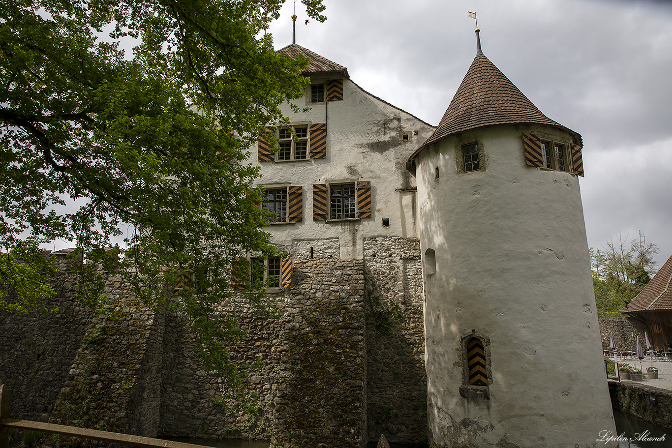 Замок Хальвиль (Schloss Hallwyl)  