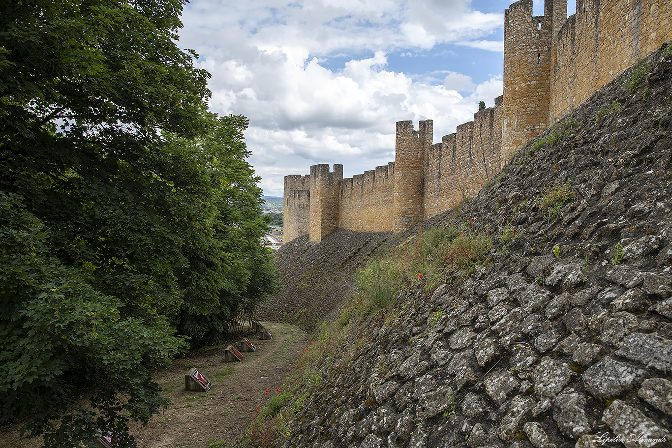 Крепость Томар (Tomar Castle)   и Обитель тамплиеров Конвенту-де-Кришту (Convento de Cristo) Томар (Tomar)