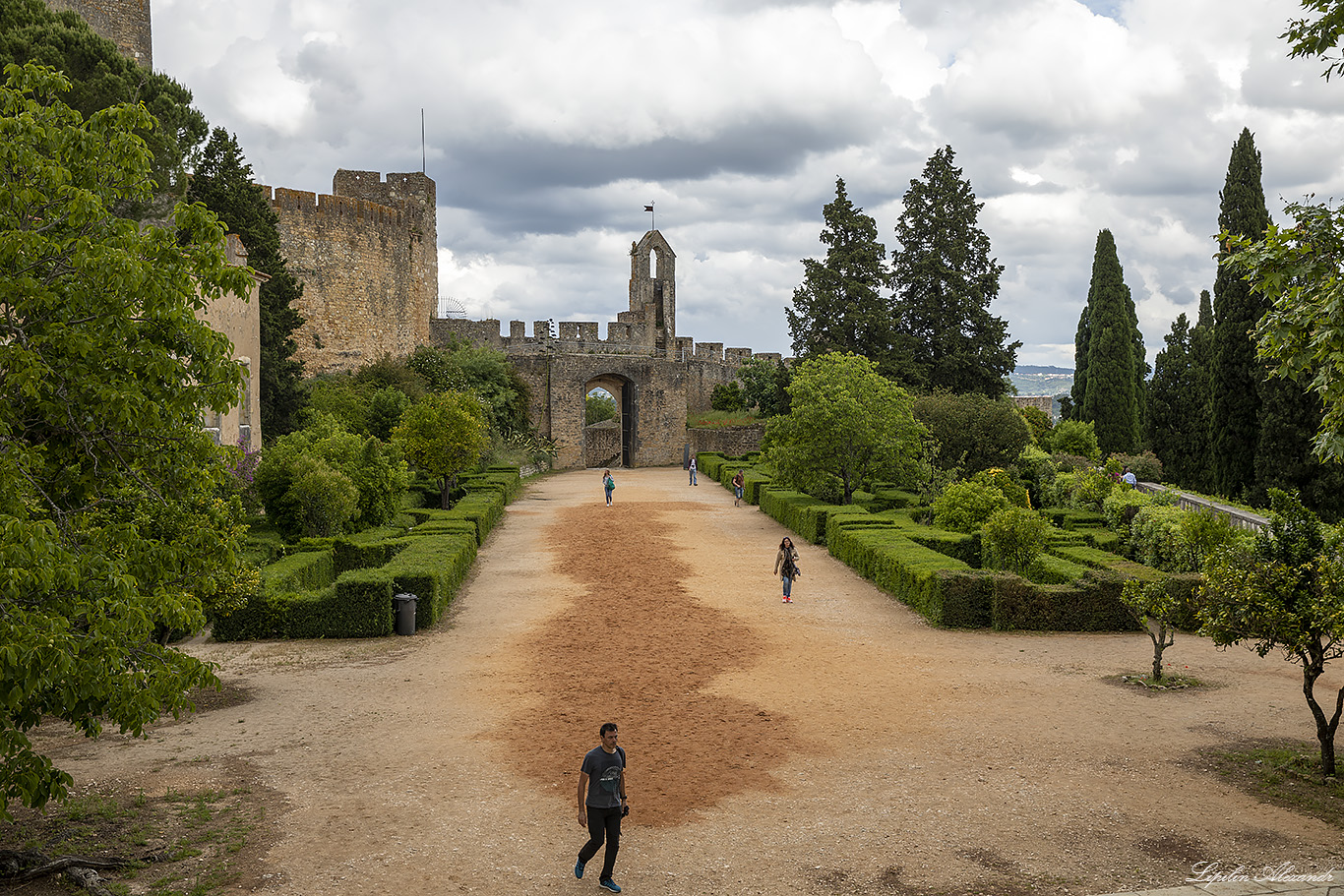 Крепость Томар (Tomar Castle)   и Обитель тамплиеров Конвенту-де-Кришту (Convento de Cristo) Томар (Tomar)