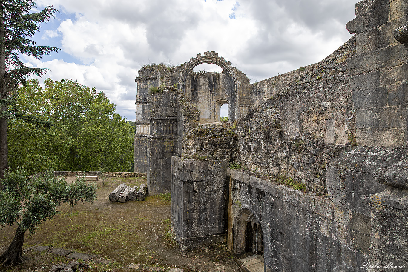 Крепость Томар (Tomar Castle)   и Обитель тамплиеров Конвенту-де-Кришту (Convento de Cristo) Томар (Tomar)