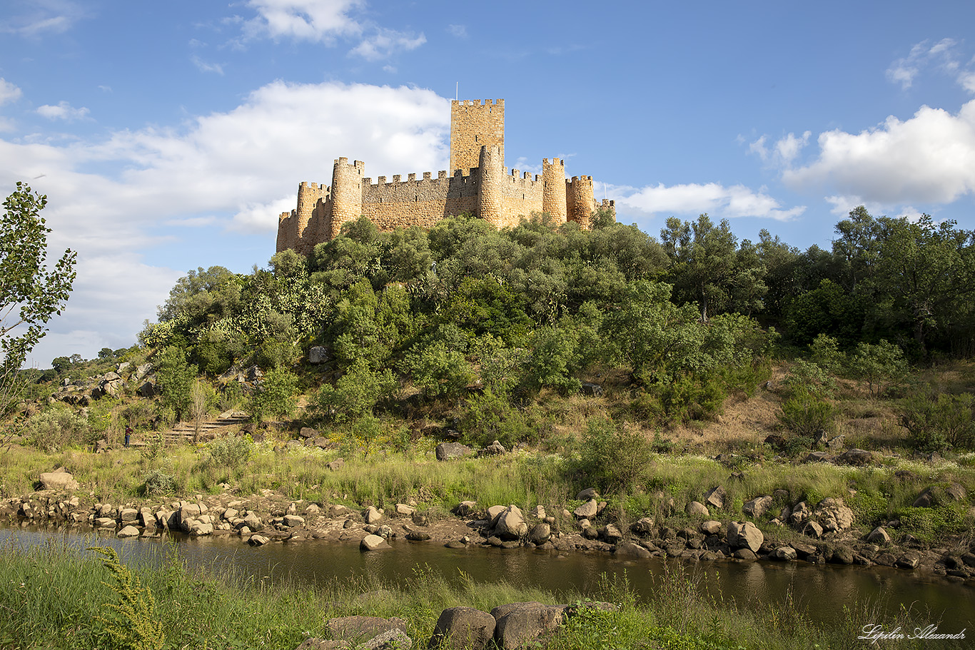 Замок Алмоурол (Castelo de Almourol)