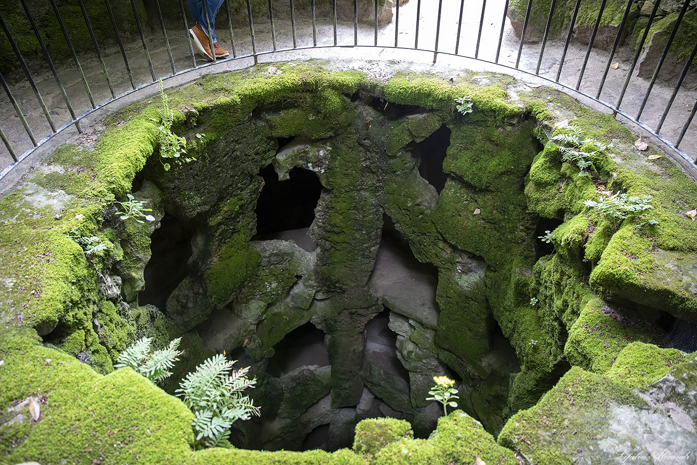 Кинта да Регалейра (Quinta da Regaleira) - Португалия (Portugal)