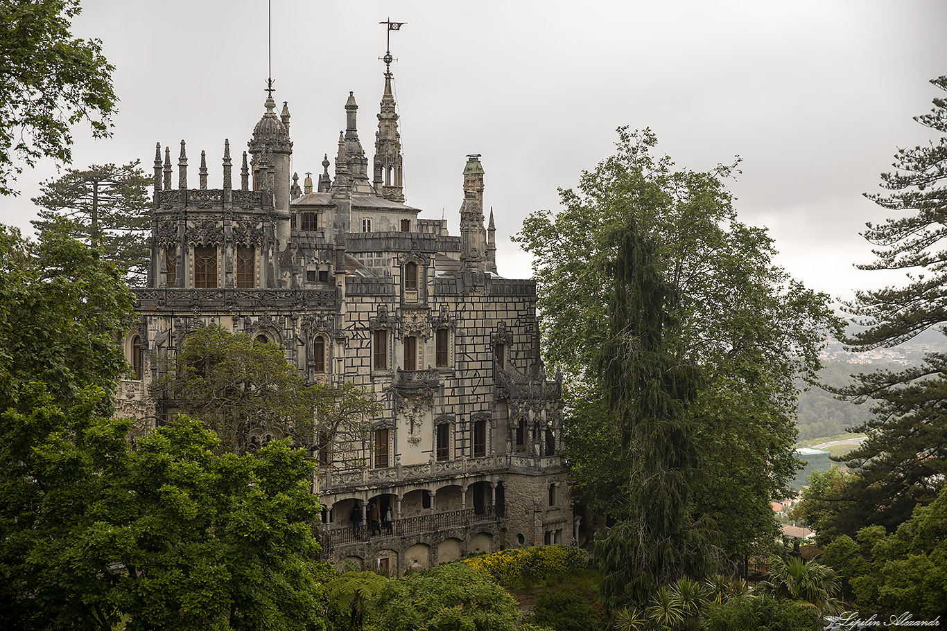 Дворец Регалейра - Кинта да Регалейра (Quinta da Regaleira) - Португалия (Portugal)