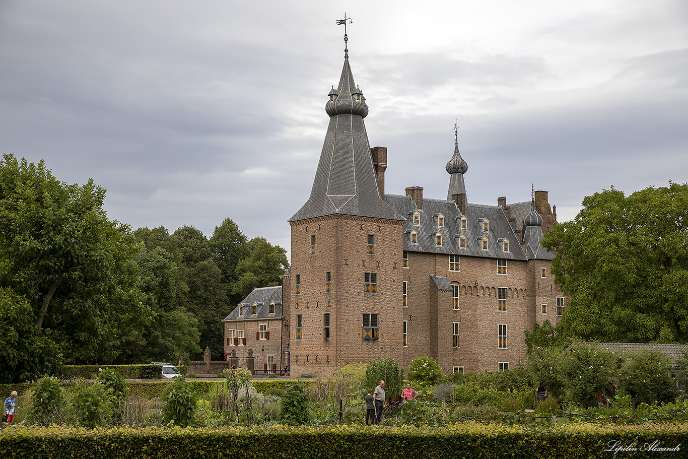 Замок Дорверт - Castle Doorwerth  - Дорверт (Doorwerth) - Нидерланды (Nederland)