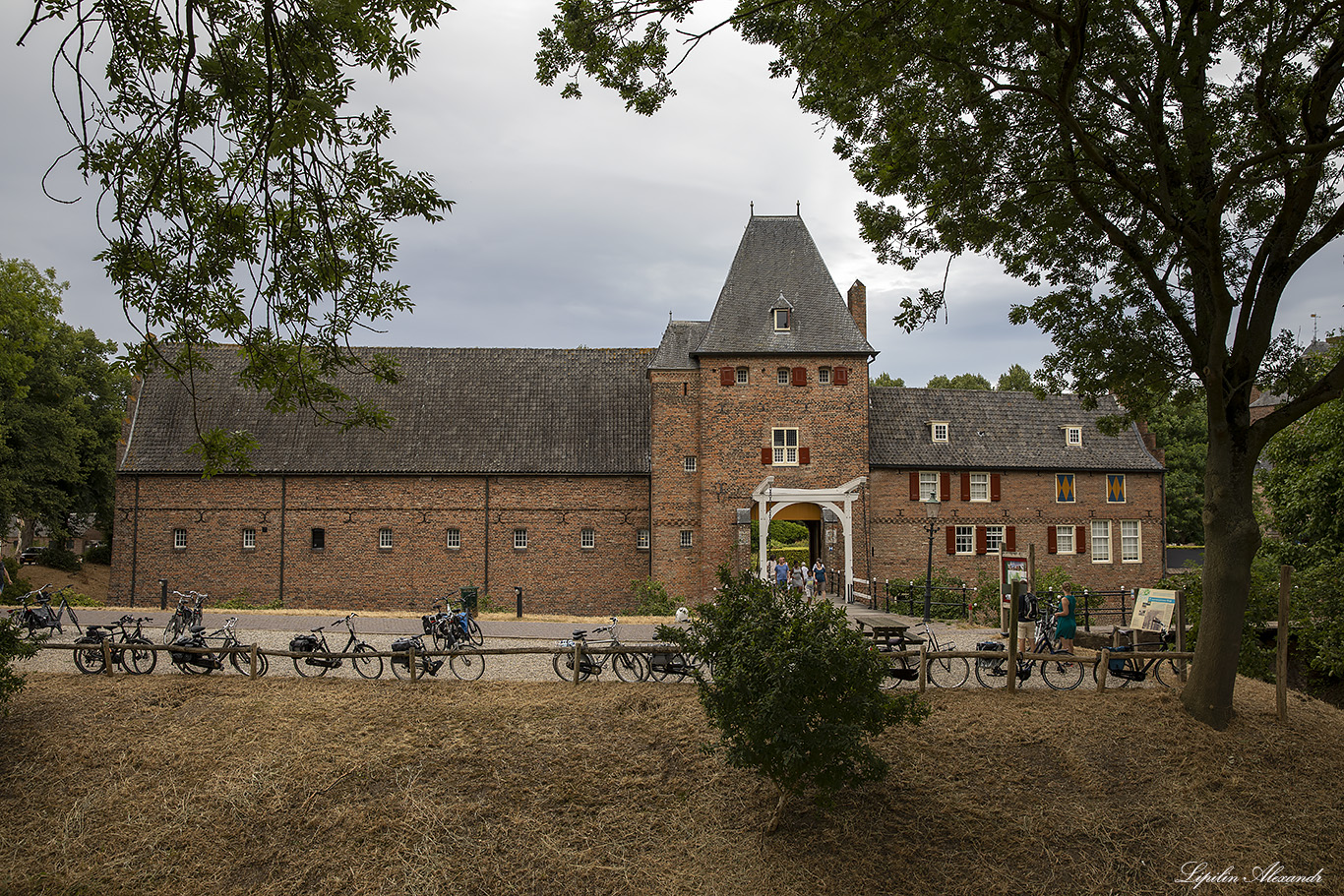 Замок Дорверт - Castle Doorwerth  - Дорверт (Doorwerth) - Нидерланды (Nederland)