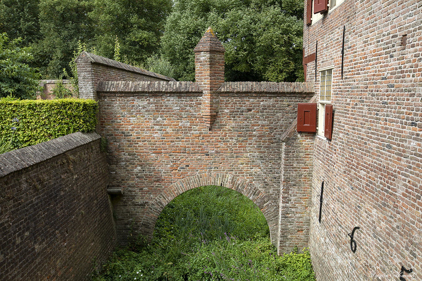 Замок Дорверт - Castle Doorwerth  - Дорверт (Doorwerth) - Нидерланды (Nederland)