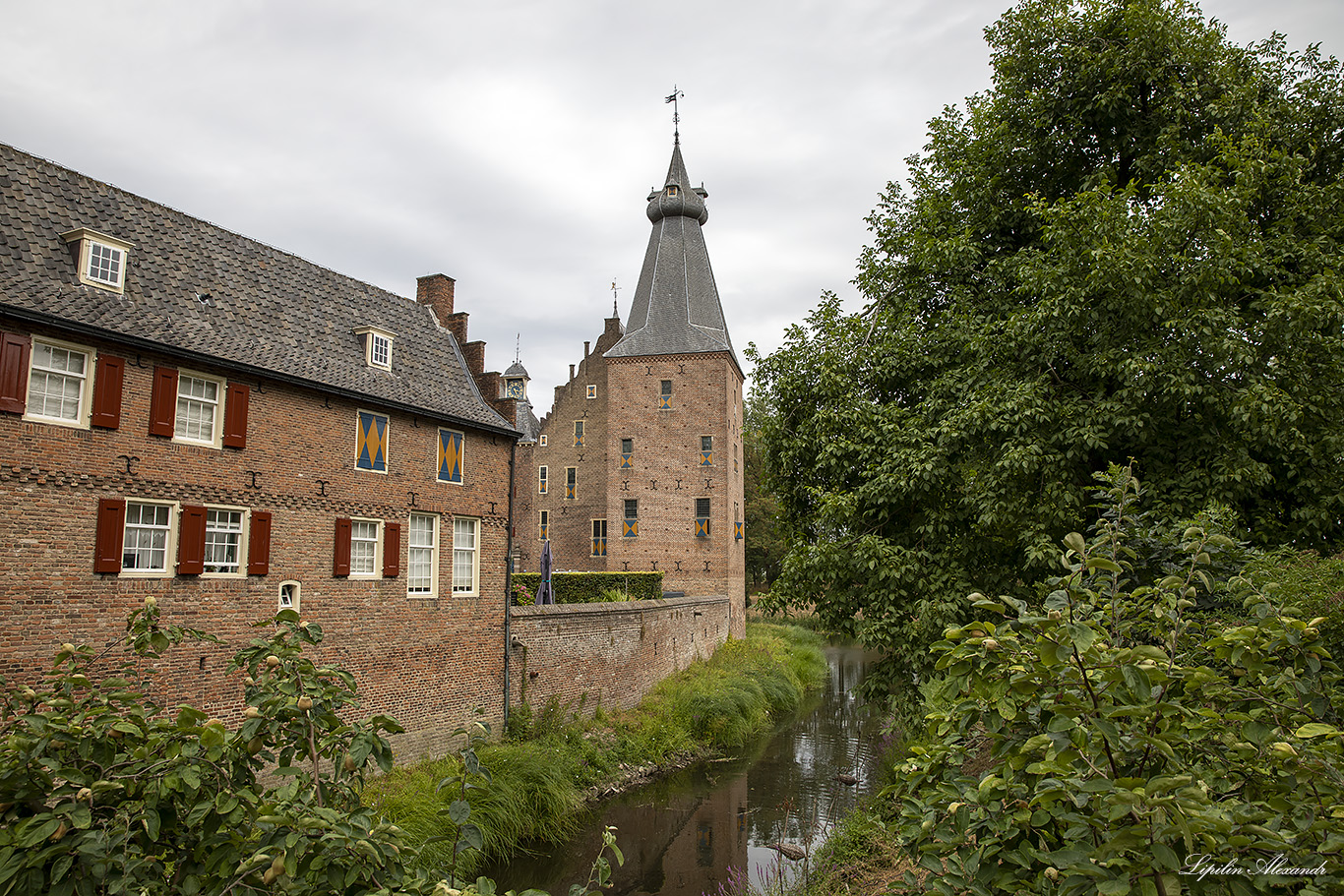 Замок Дорверт - Castle Doorwerth  - Дорверт (Doorwerth) - Нидерланды (Nederland)