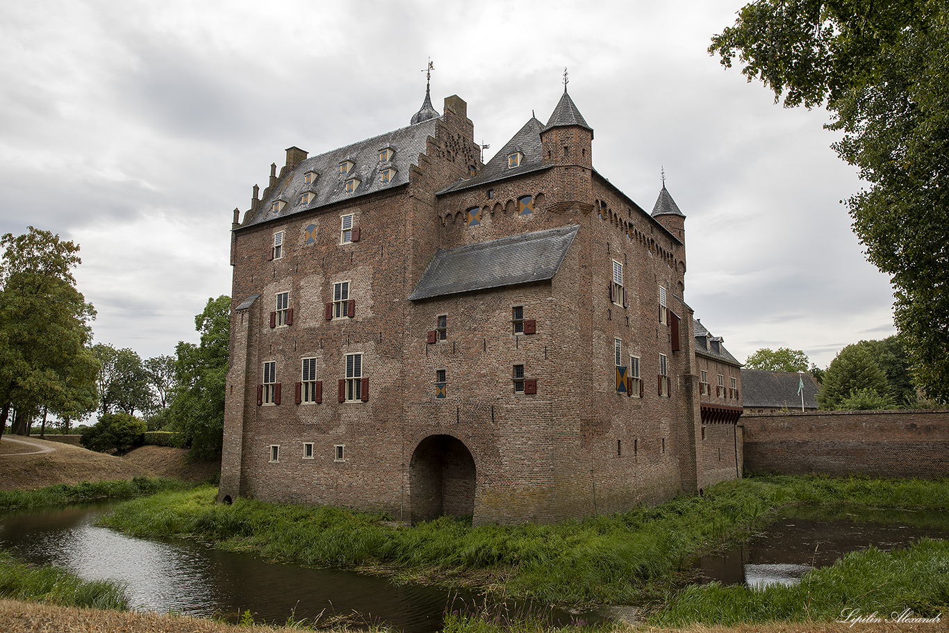 Замок Дорверт - Castle Doorwerth  - Дорверт (Doorwerth) - Нидерланды (Nederland)