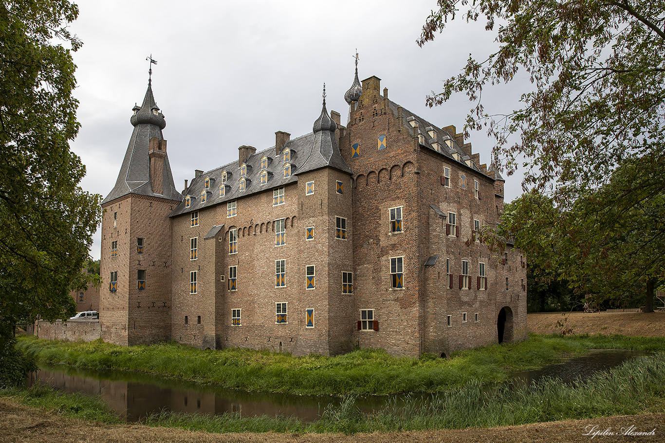 Замок Дорверт - Castle Doorwerth  - Дорверт (Doorwerth) - Нидерланды (Nederland)