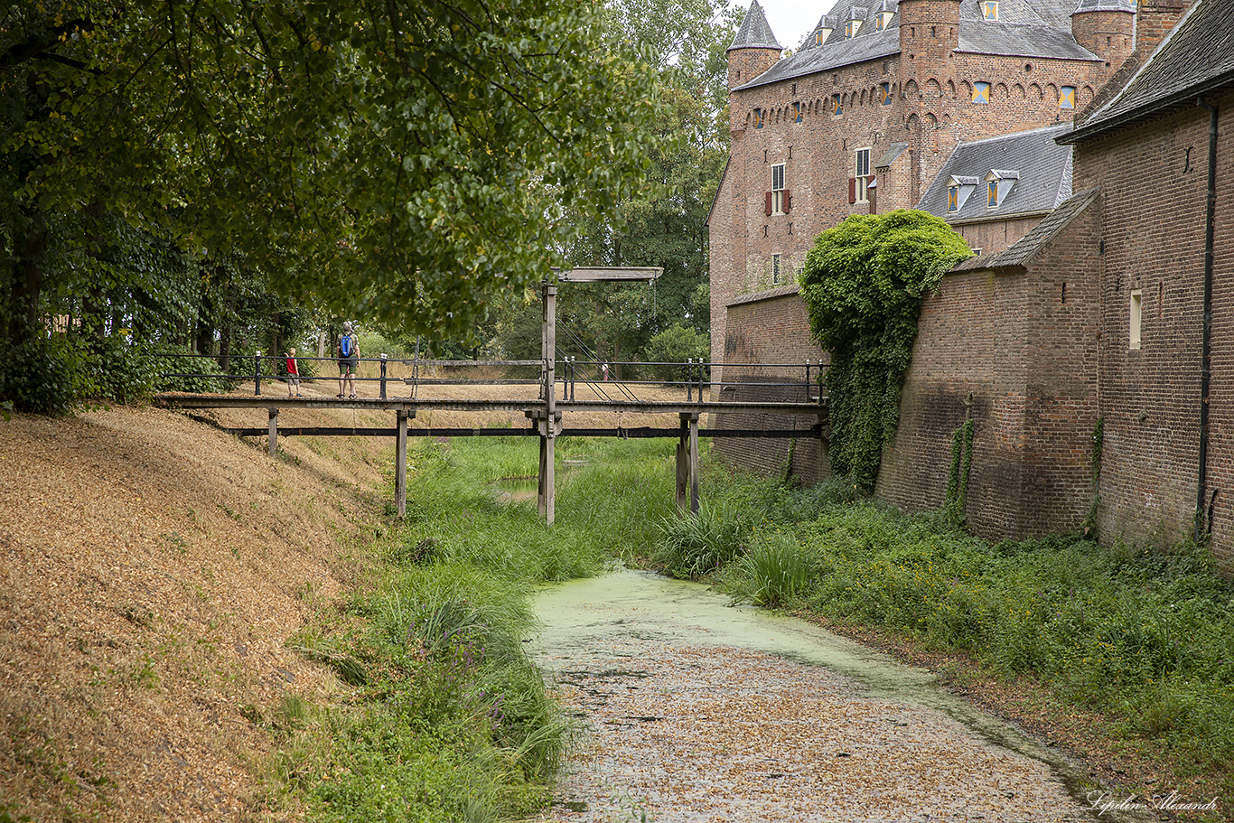 Замок Дорверт - Castle Doorwerth  - Дорверт (Doorwerth) - Нидерланды (Nederland)