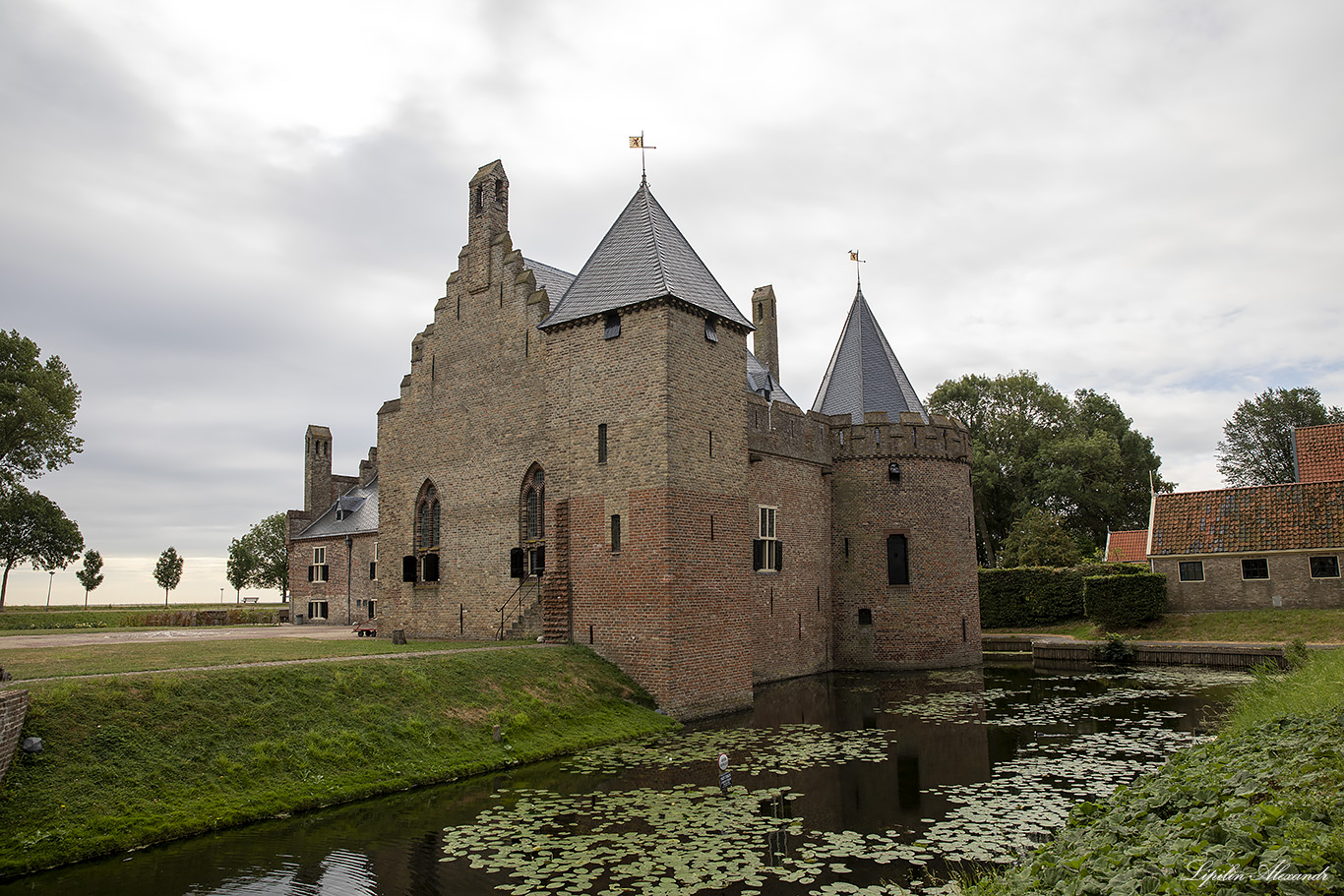 Замок Радбауд (Kasteel Radboud) Медемблик (Medemblik) - Нидерланды (Nederland)