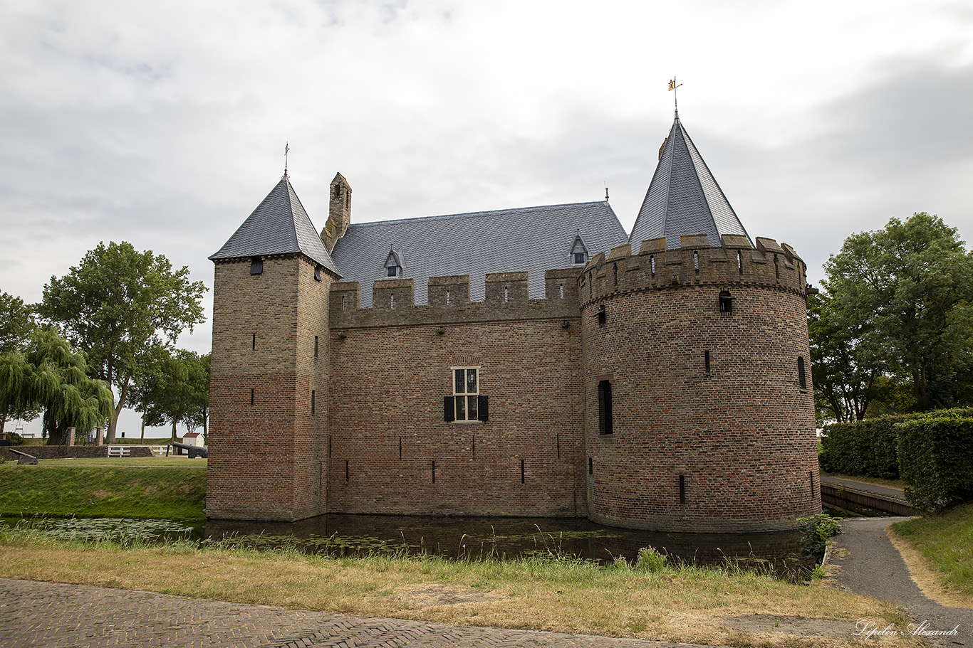 Замок Радбауд (Kasteel Radboud) Медемблик (Medemblik) - Нидерланды (Nederland)