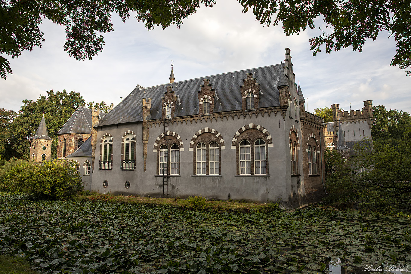 Замок Стапелен Kasteel Stapelen - Нидерланды (Nederland)