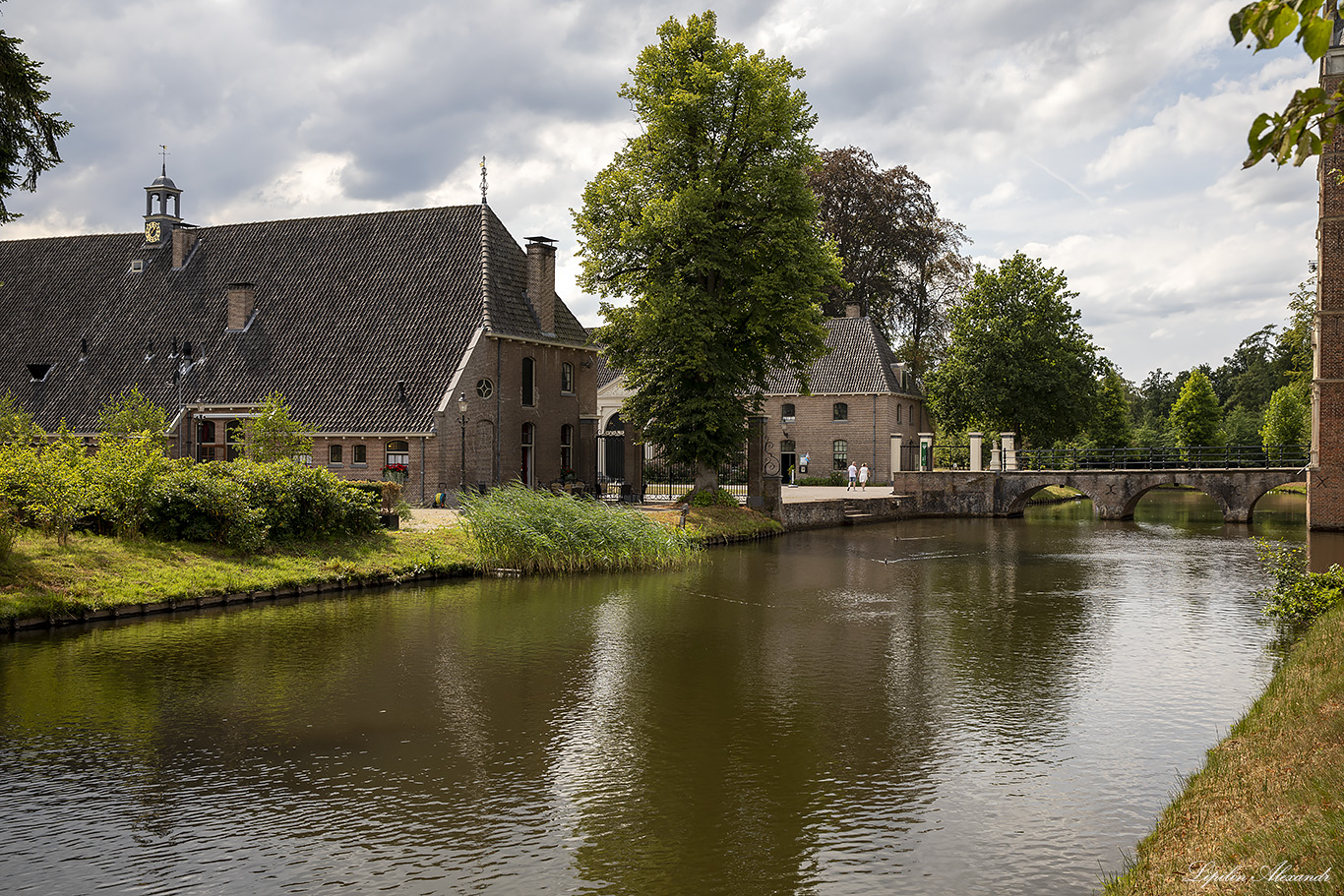 Замок Каненбург (Kasteel Cannenburch) - Ваассен (Vaassen) - Нидерланды (Nederland)