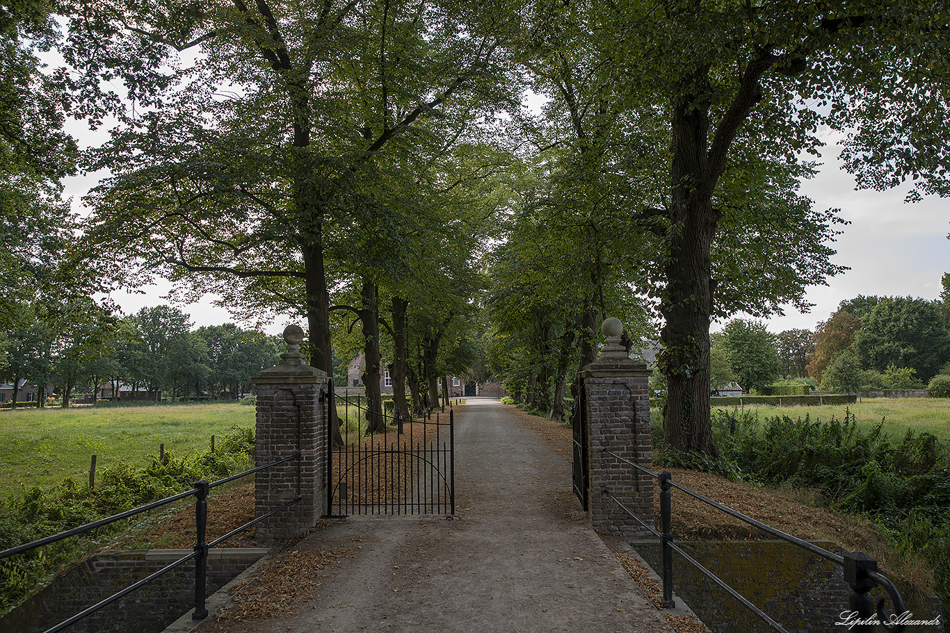 Замок Хернен (Kasteel Hernen) Хернен (Hernen) - Нидерланды (Nederland)