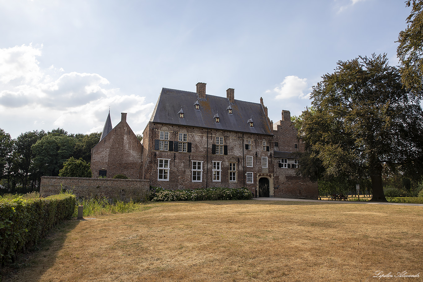 Замок Хернен (Kasteel Hernen) Хернен (Hernen) - Нидерланды (Nederland)