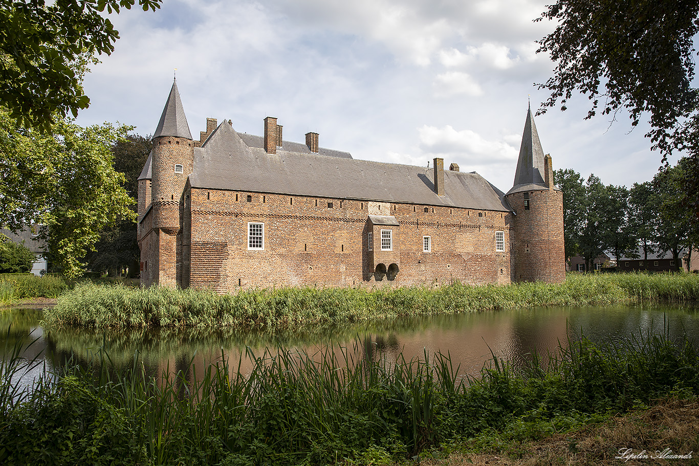 Замок Хернен (Kasteel Hernen) Хернен (Hernen) - Нидерланды (Nederland)