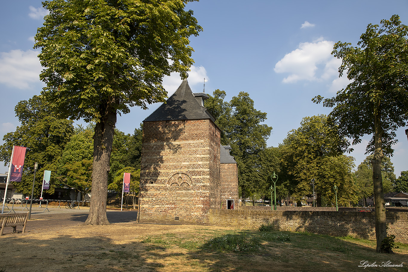 Замок Хелмонд (Castle Helmond) - Хелмонд (Helmond) - Нидерланды (Nederland)