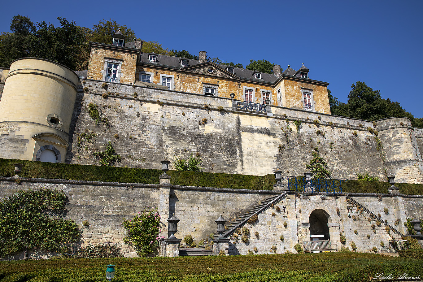 Замок Нирканне (Château Neercanne)