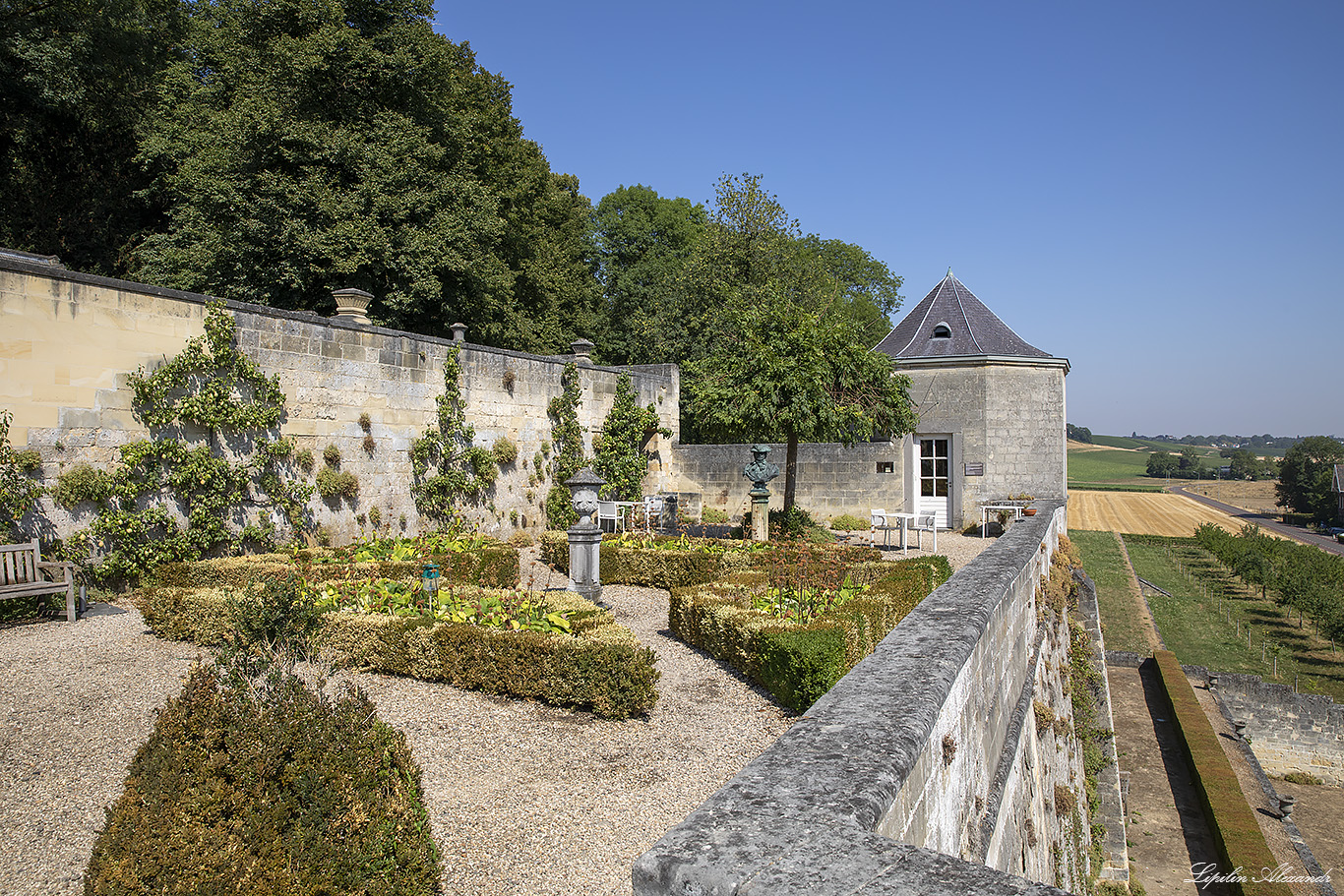 Замок Нирканне (Château Neercanne)