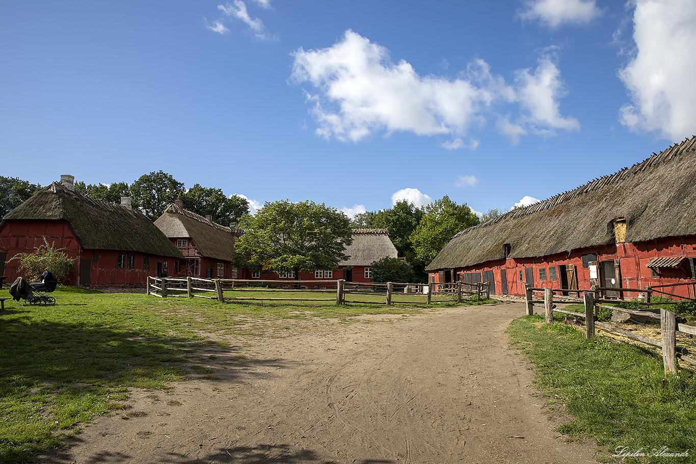 Фюнская деревня (The Funen Village) 