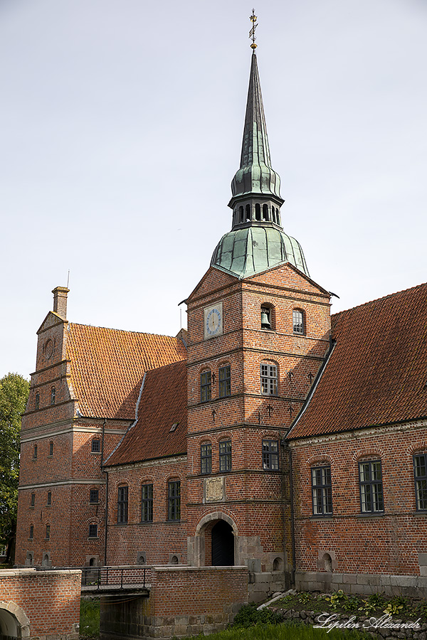 Замок Розенхольм ( Rosenholm Slot) 