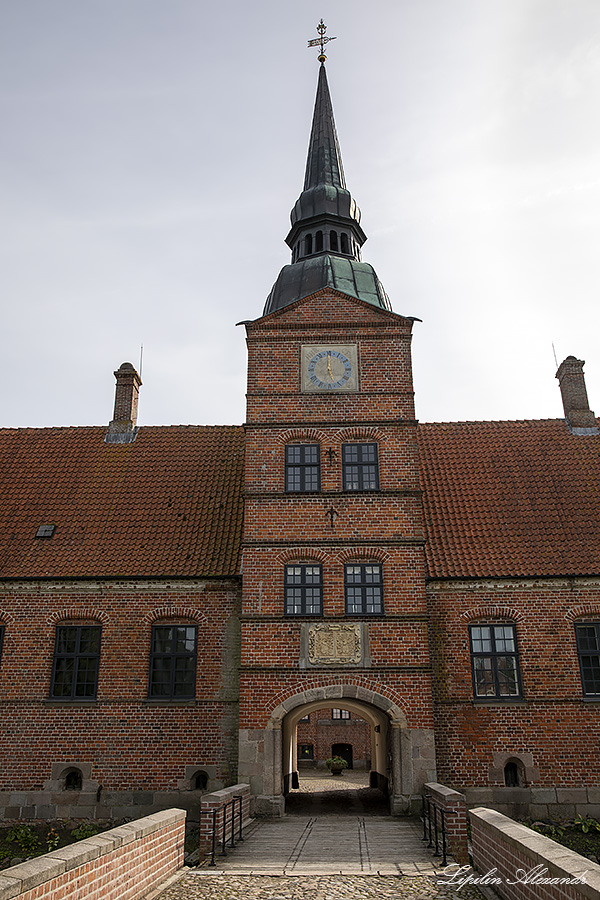 Замок Розенхольм ( Rosenholm Slot) 