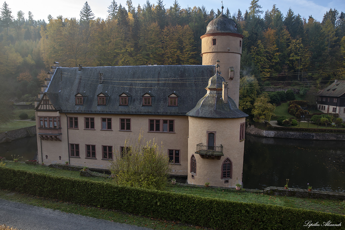 Замок Меспельбрунн (Schloss Mespelbrunn) - Меспельбрунн (Mespelbrunn) - Германия (Deutschland)