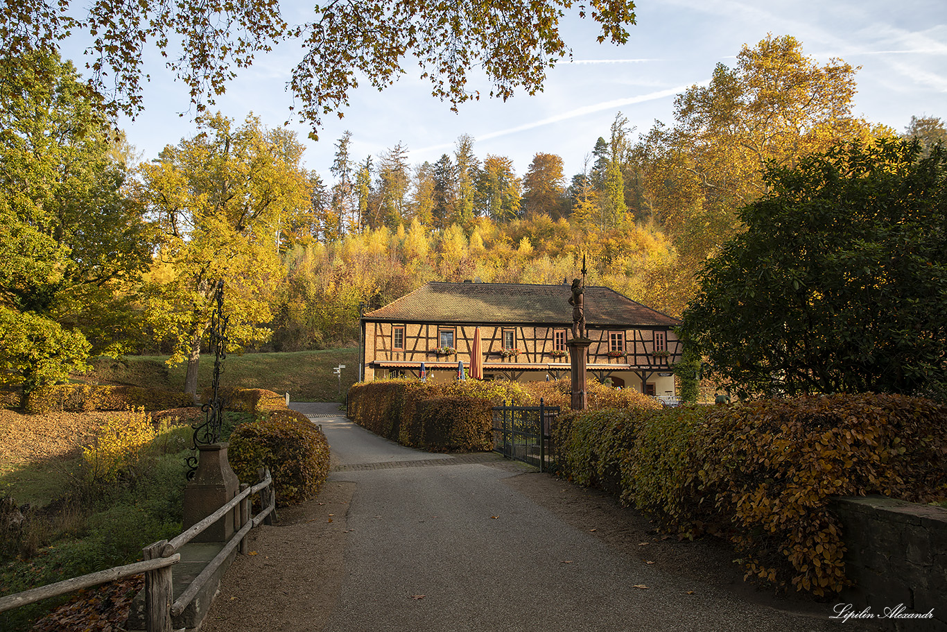 Замок Меспельбрунн (Schloss Mespelbrunn) - Меспельбрунн (Mespelbrunn) - Германия (Deutschland)