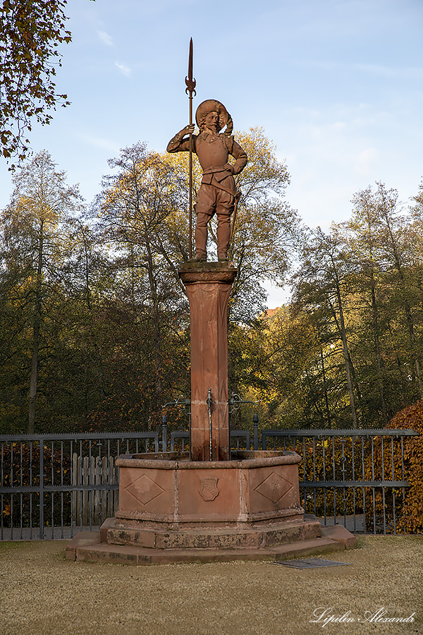 Замок Меспельбрунн (Schloss Mespelbrunn) - Меспельбрунн (Mespelbrunn) - Германия (Deutschland)