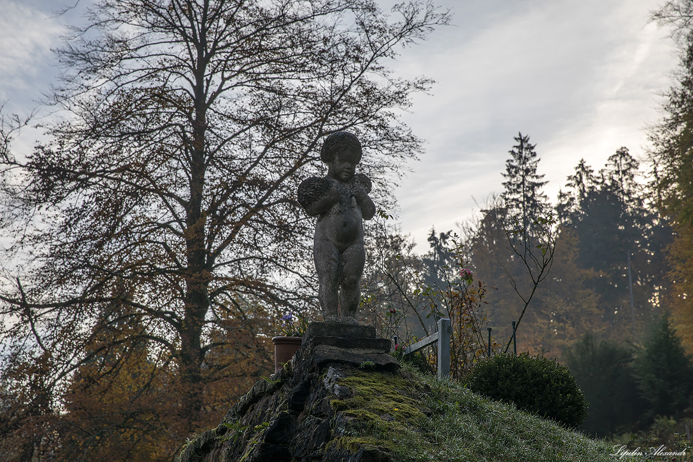 Замок Меспельбрунн (Schloss Mespelbrunn) - Меспельбрунн (Mespelbrunn) - Германия (Deutschland)