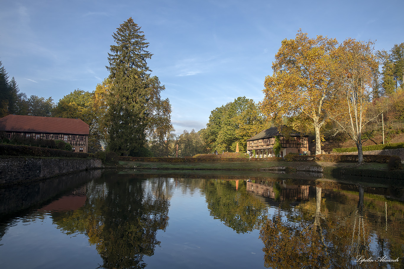 Замок Меспельбрунн (Schloss Mespelbrunn) - Меспельбрунн (Mespelbrunn) - Германия (Deutschland)