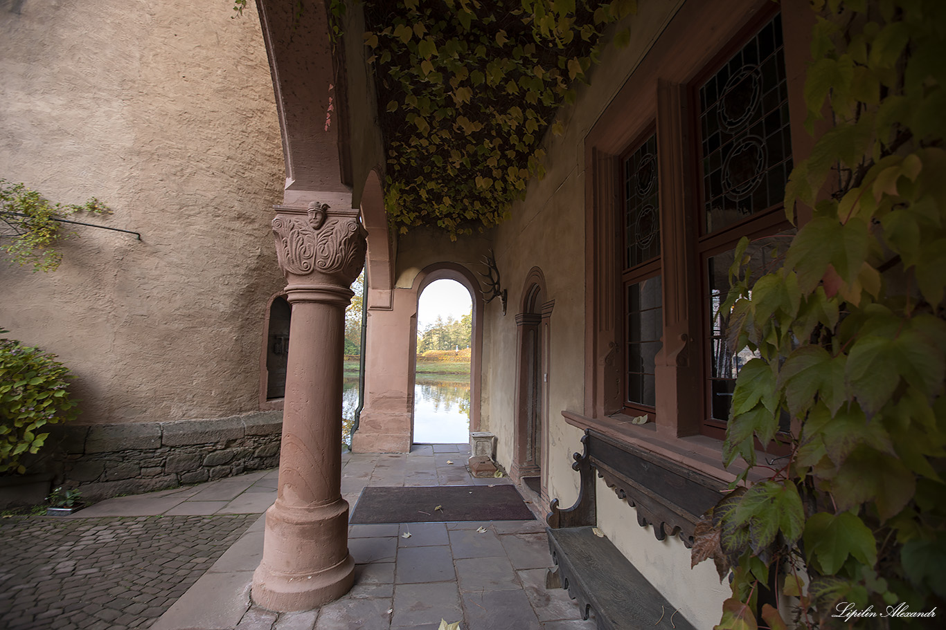 Замок Меспельбрунн (Schloss Mespelbrunn) - Меспельбрунн (Mespelbrunn) - Германия (Deutschland)