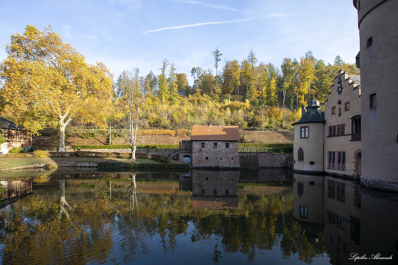 Замок Меспельбрунн (Schloss Mespelbrunn) - Меспельбрунн (Mespelbrunn) - Германия (Deutschland)