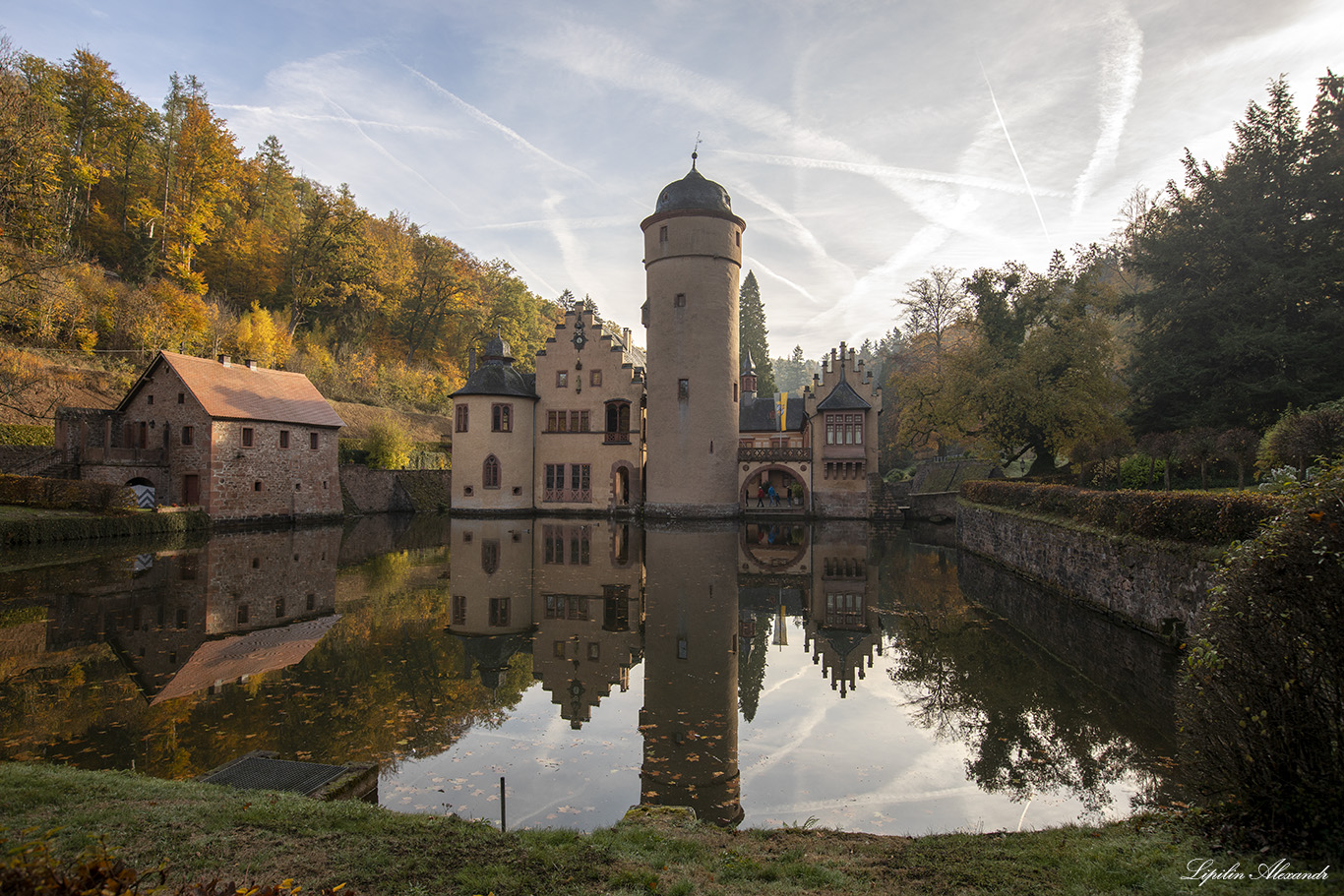 Замок Меспельбрунн (Schloss Mespelbrunn) - Меспельбрунн (Mespelbrunn) - Германия (Deutschland)