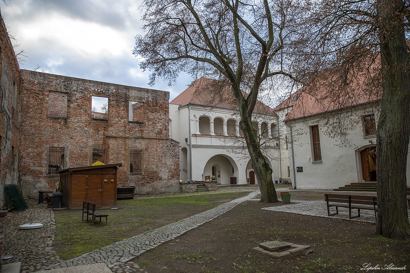 Пястовский Замок (Zamek książąt piastowskich w Krośnie Odrzańskim) - Кросно-Оджаньске (Krosno Odrzańskie) - Польша (Polska)