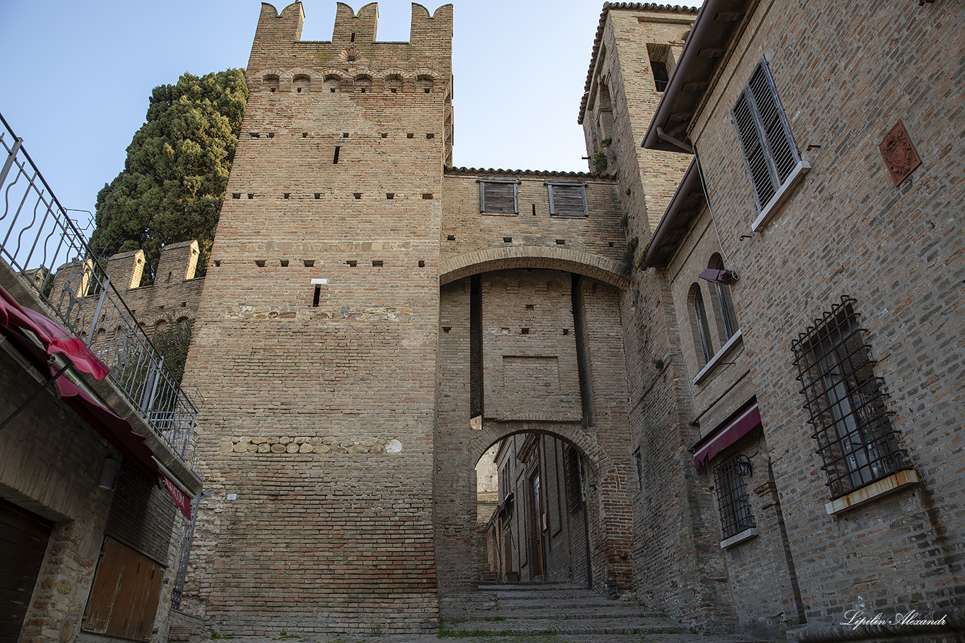 Замок Градара (Castello di Gradara) - Градара (Gradara) - Италия (Italia)