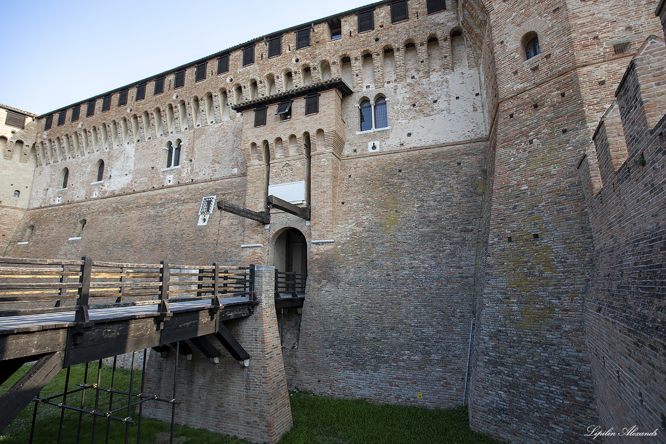 Замок Градара (Castello di Gradara) - Градара (Gradara) - Италия (Italia)